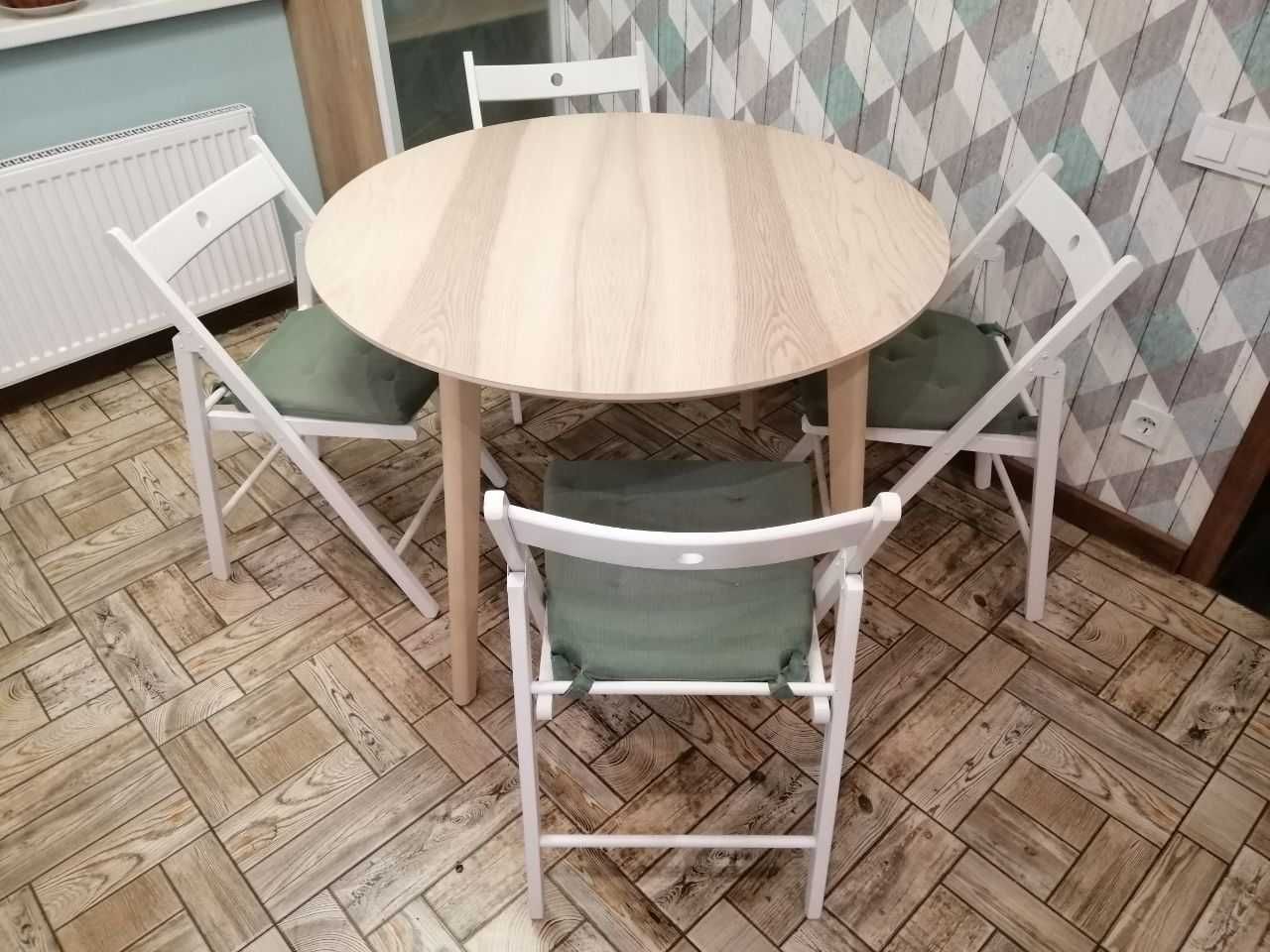 Отличный обеденный стол 105см  в комплекте с 4 стульями Икеа