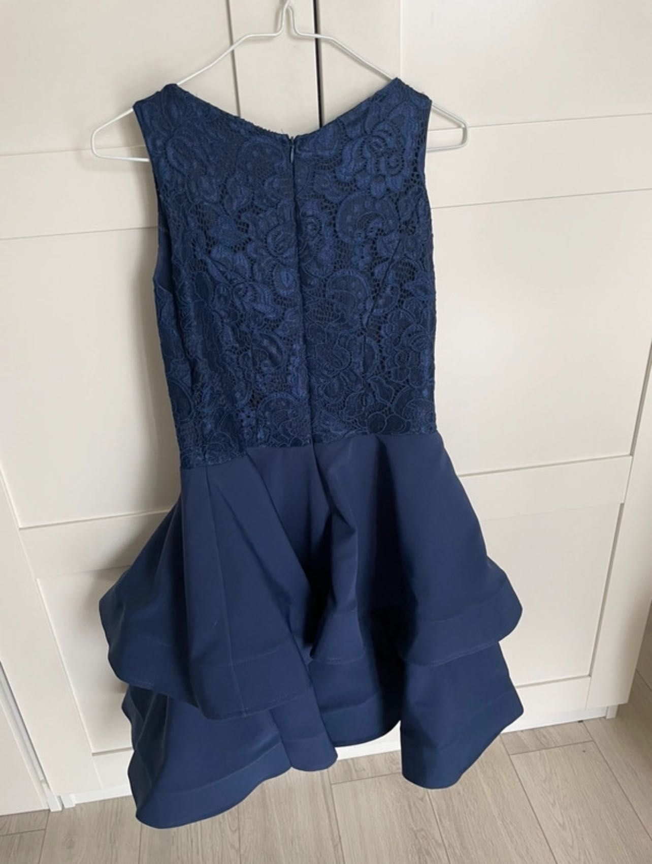 Granatowa elegancka sukienka