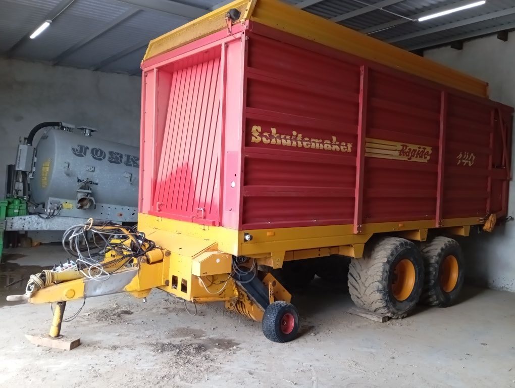 Przyczepa samozbierająca schuitemaker Rapide 140 pottinger krone claas