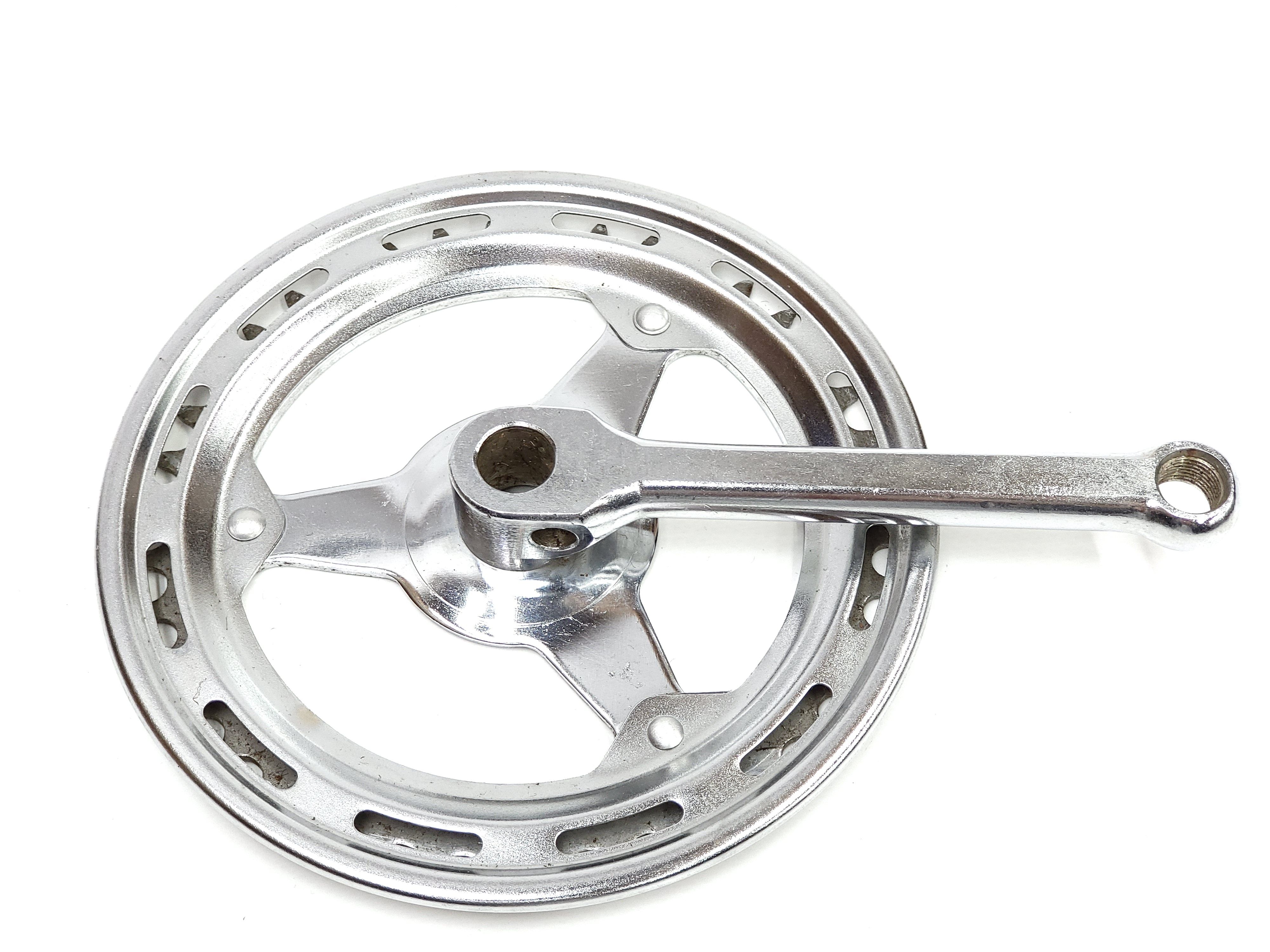 NOWA Korba prawa 40 zębów ramię 16,3 cm do rowerów Universal Romet