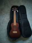 Ukulele concerto eletroacústico MAKALA