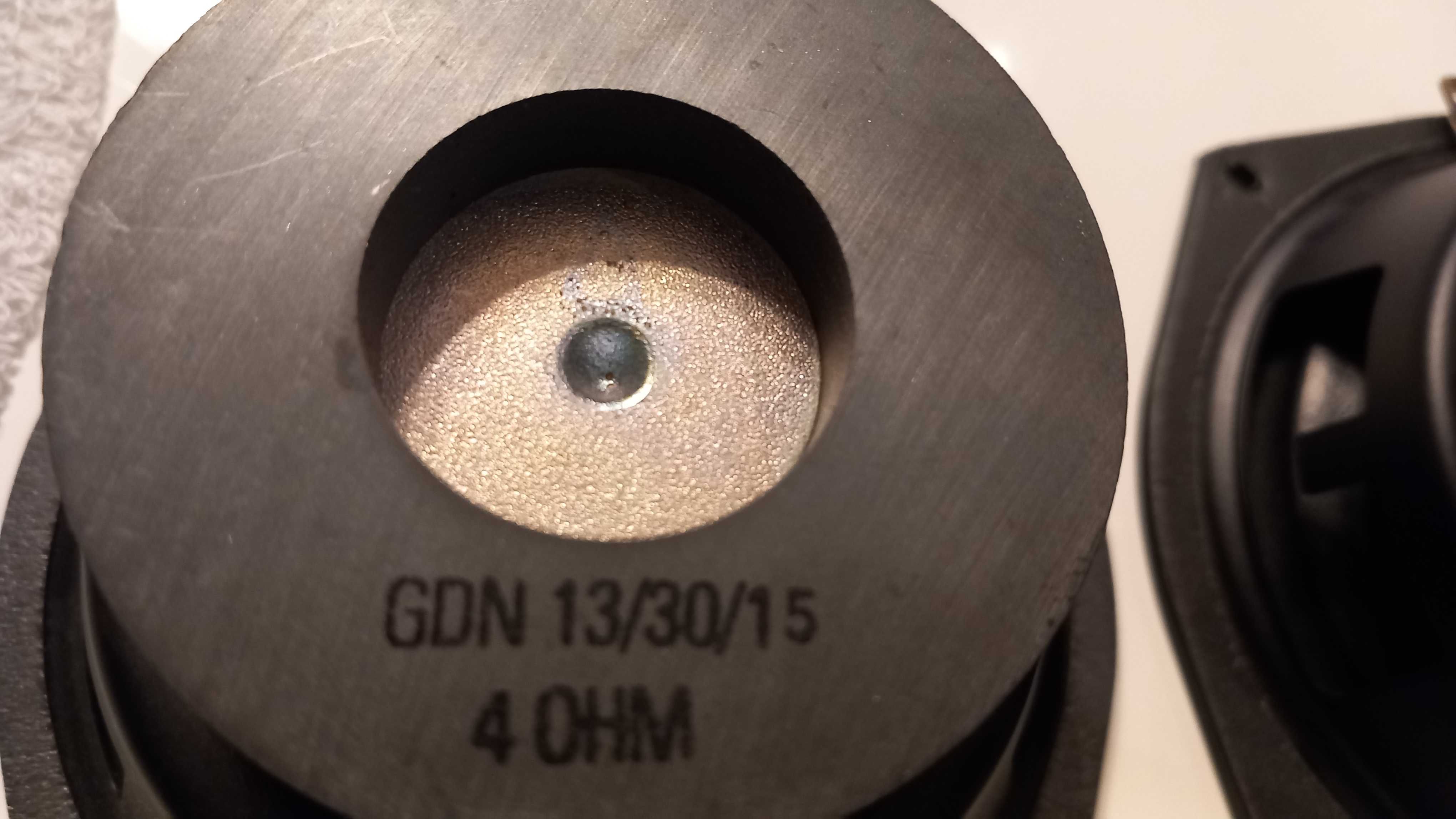 Głośnik Tonsil GDN 13/30/15 4Ohm gumowy
