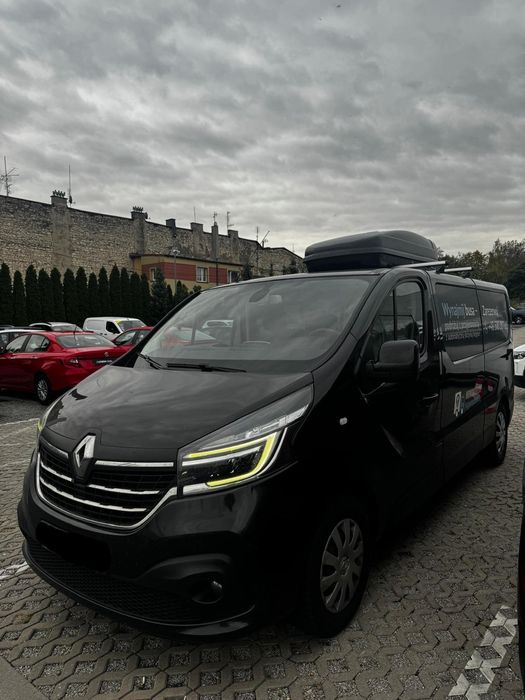 BUS 9 OSOBOWY Renault Trafic AUTOMAT NA WYNAJEM Wesela z kierowcą