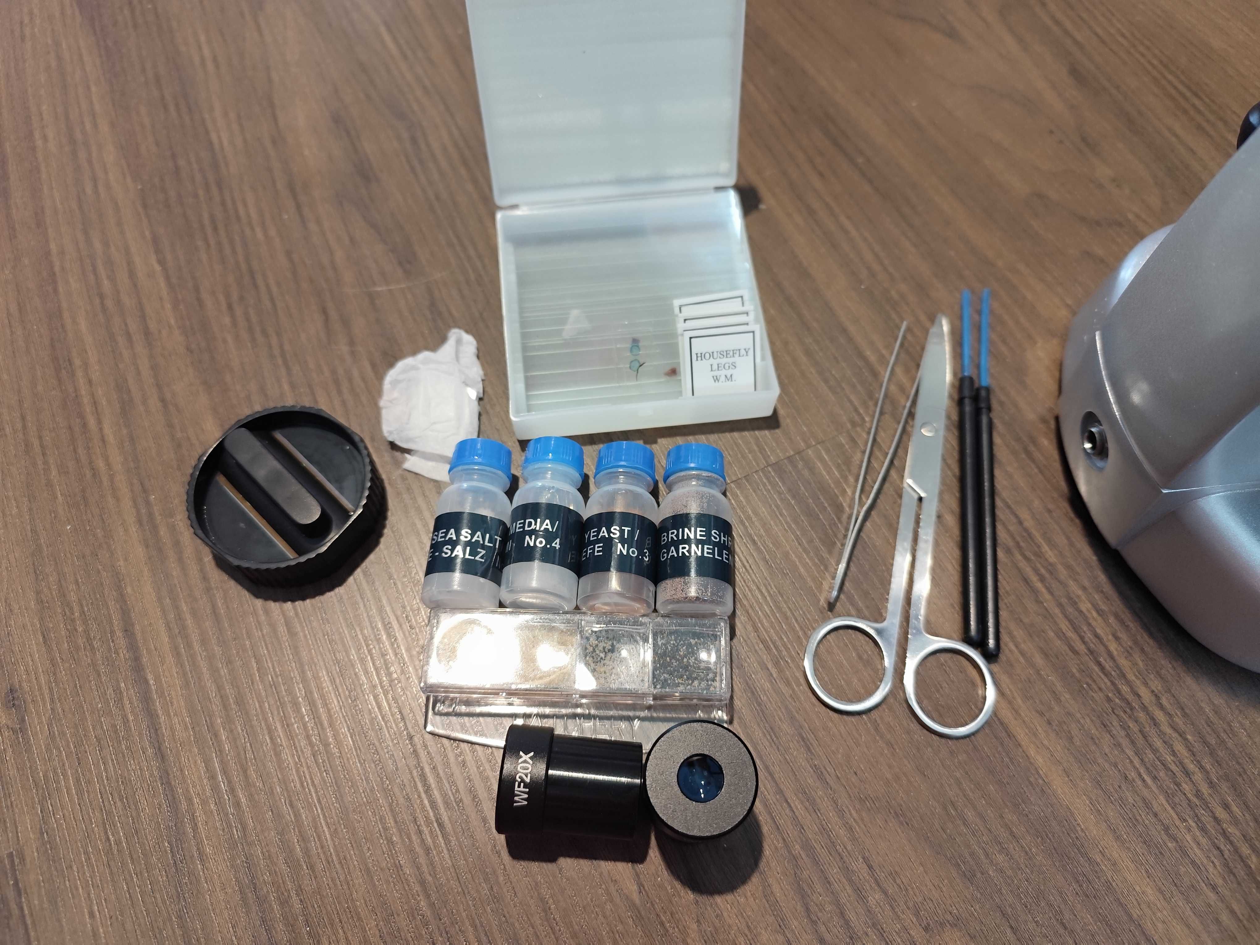 VENDO Microscópio Biológico OMEGON – Com Acessórios e Amostras
