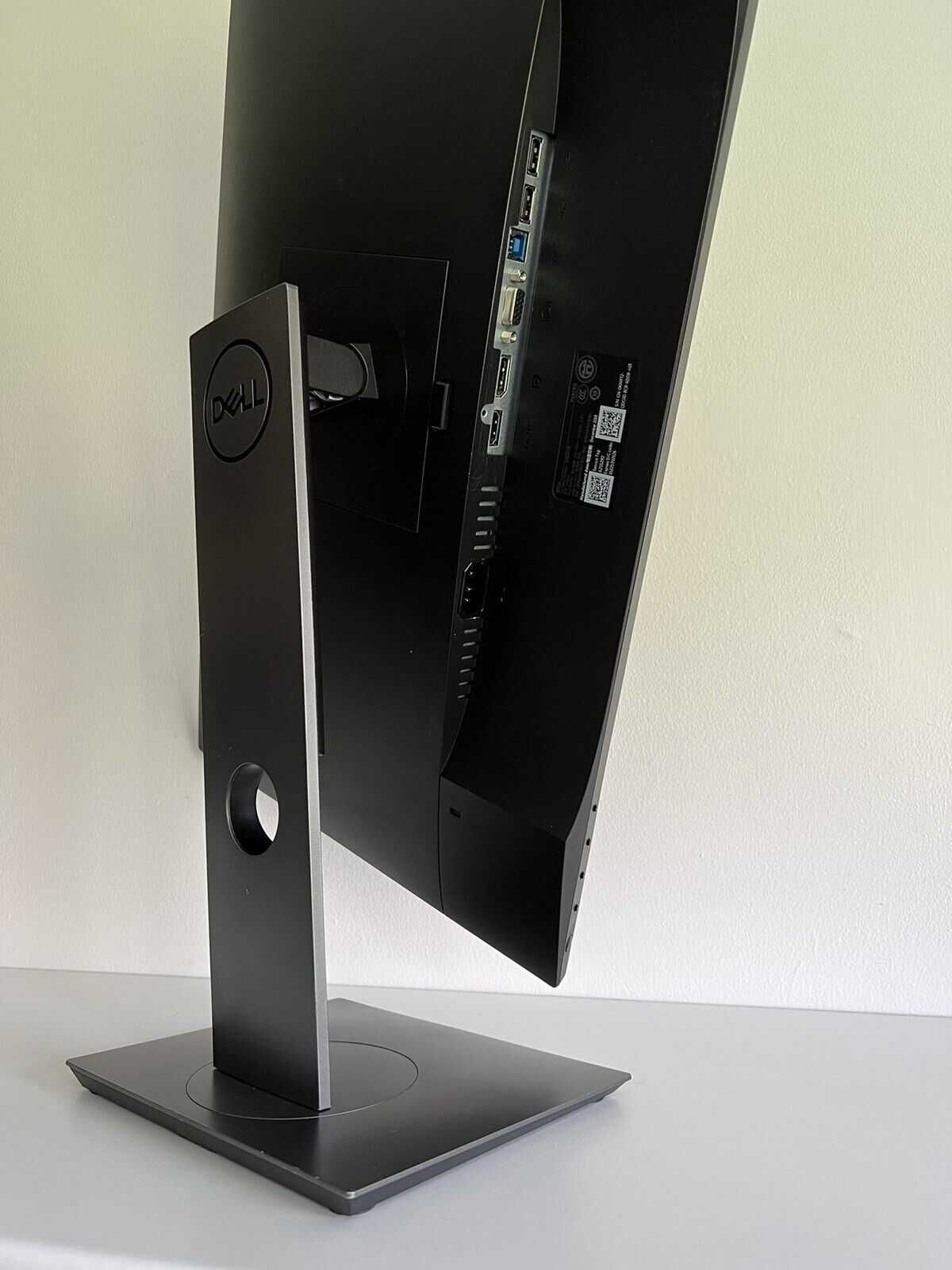 Монітори 22 DELL P2217H IPS LED Full HD 1920x1080 DP HDMI клас А