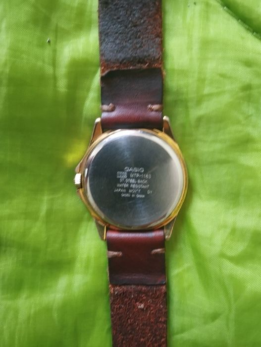 Часы кварцевые,мужские