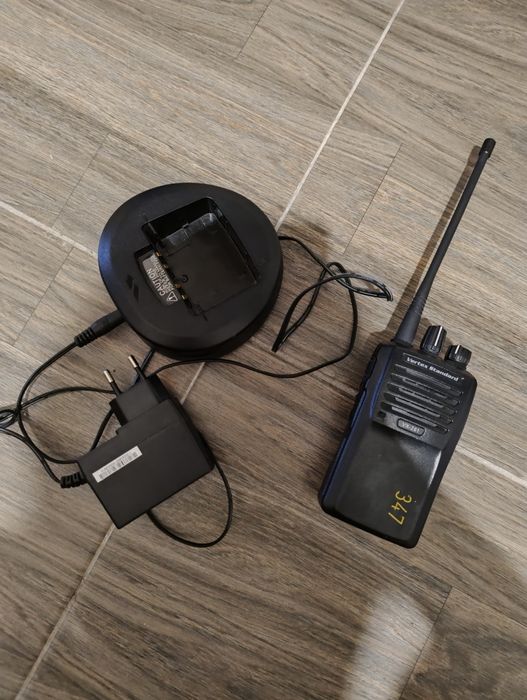 Рация Motorola vx-261