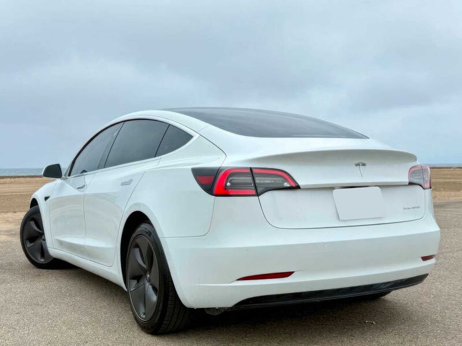 Tesla Model 3      2019