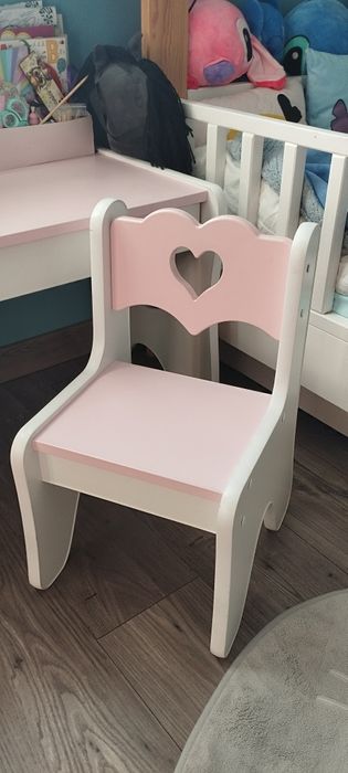 Stolik z krzesełkiem