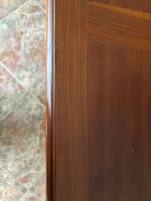 Mesa de jantar em cerejeira maciça