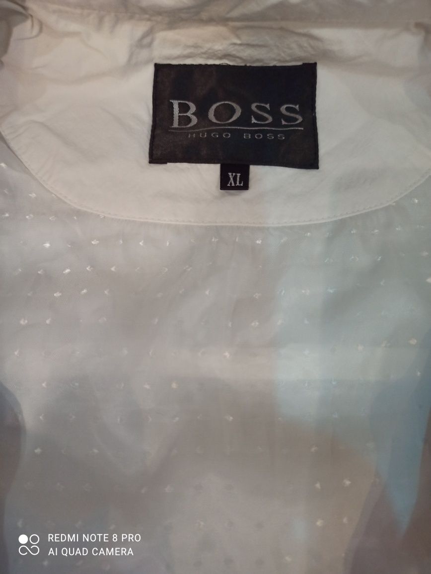 Курточка вітровка HUGO BOSS.