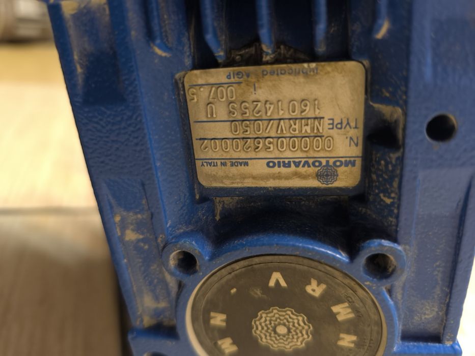 Zestaw z motoreduktorem firmy MOTOVARIO