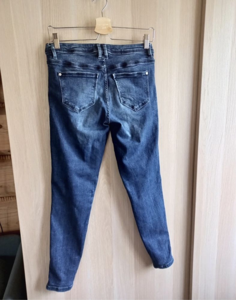 Dżinsy jeansy rurki Reserved r.38 z zameczkiem