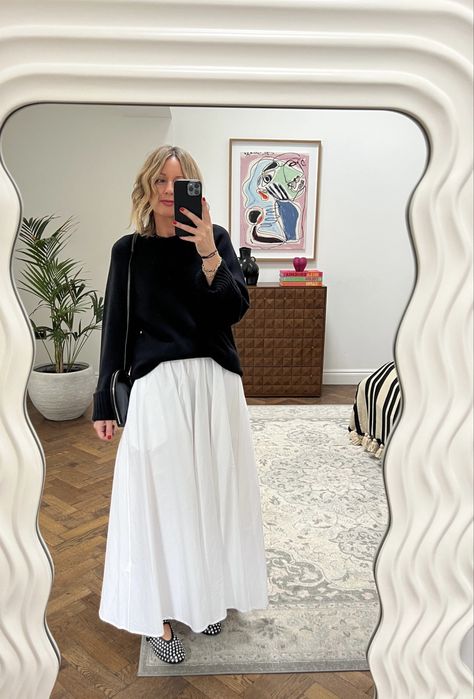 біла спідниця з  карманами , резинкою, завʼязками в поясі weekday