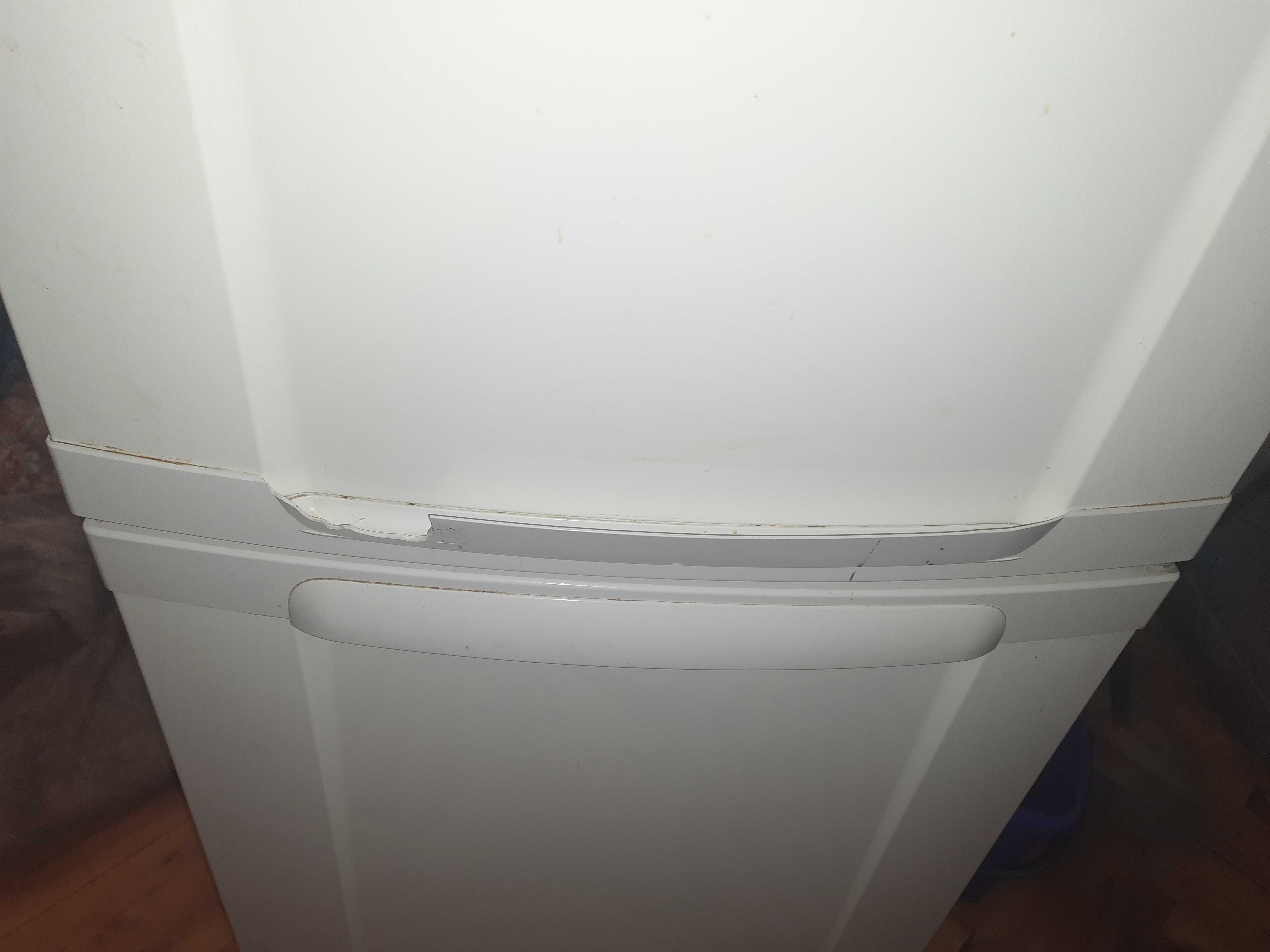 Холодильник Electrolux ERB36003W8