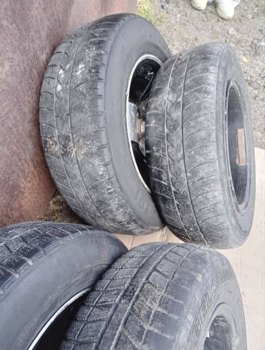 Титани диски на ваз  щимня резина !R13