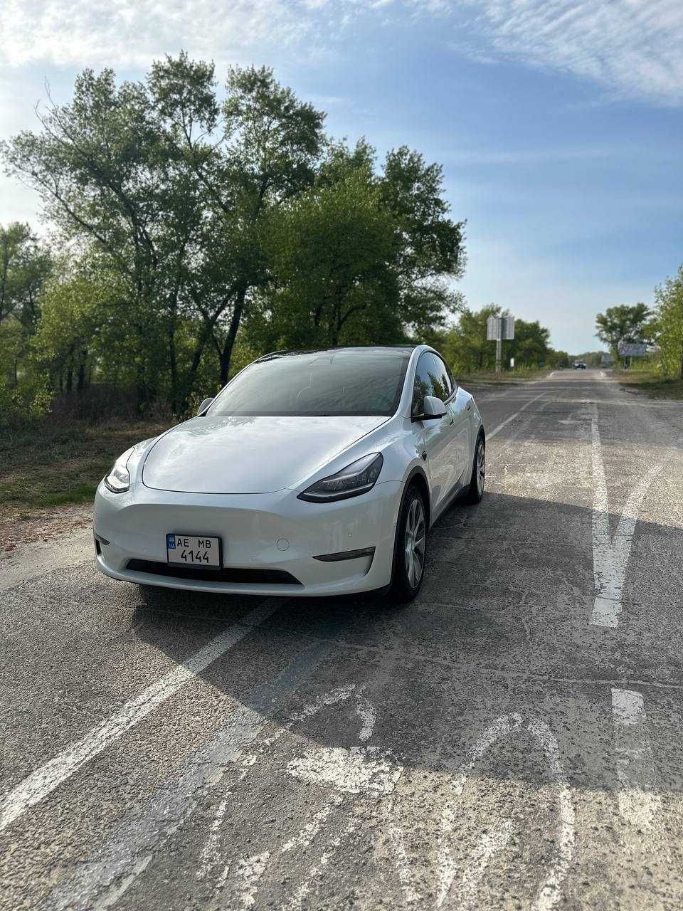 Tesla model Y продам