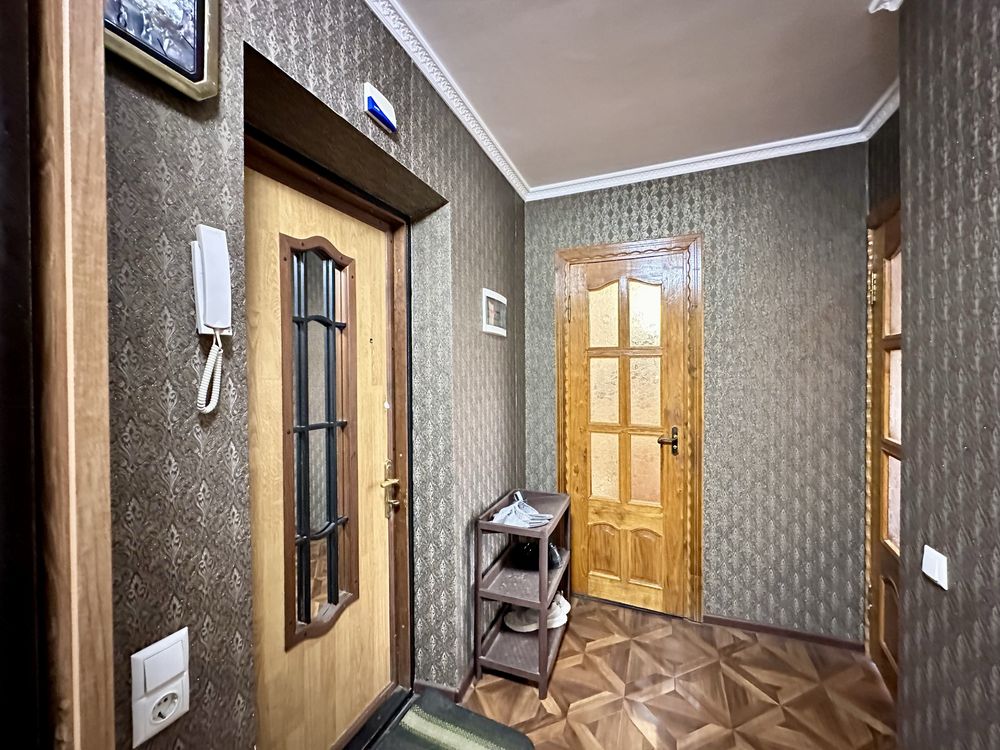 Продаж 2 кім. по вулиці Брацлавська