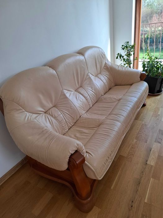 Sofa skóra  naturalna,drzewo z ratanem. Plus fotel ,sofa nierozkladana