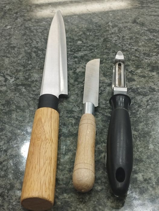 Conjunto 2 facas e 1 descascador