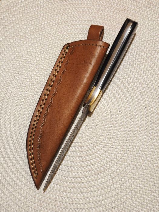 Nóż myśliwski Damast 100/Róg/ Mosiądz