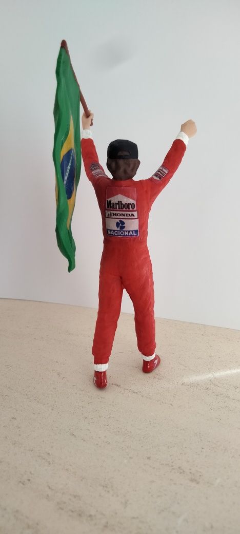 1/18 Figuras em Resina - Ayrton Senna