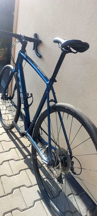 Piekny gravel szosa z 2023 cube trek domane al2 disc