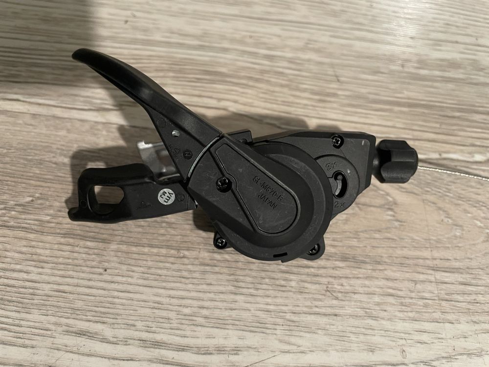 Manetka SHIMANO SLX SL-M670-B I-Space B lewa 2/3 rz.