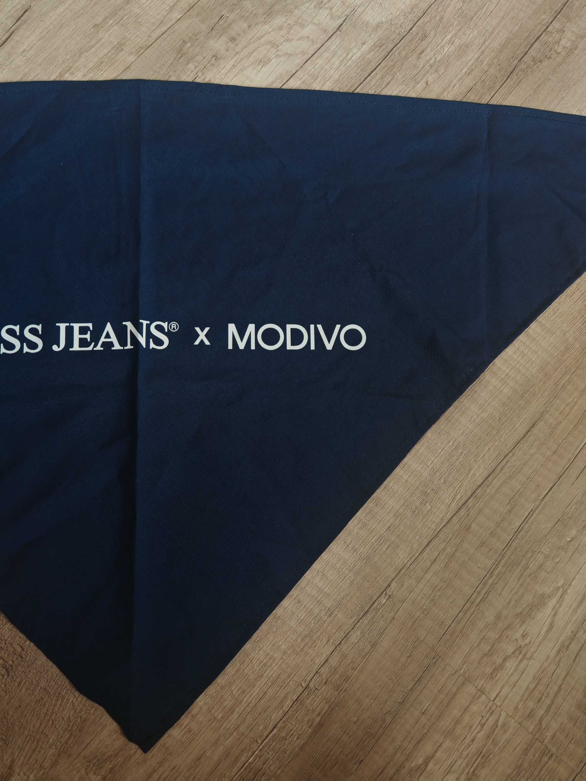 Bandanka/ chusta trójkątna Guess Jeans & Modivo