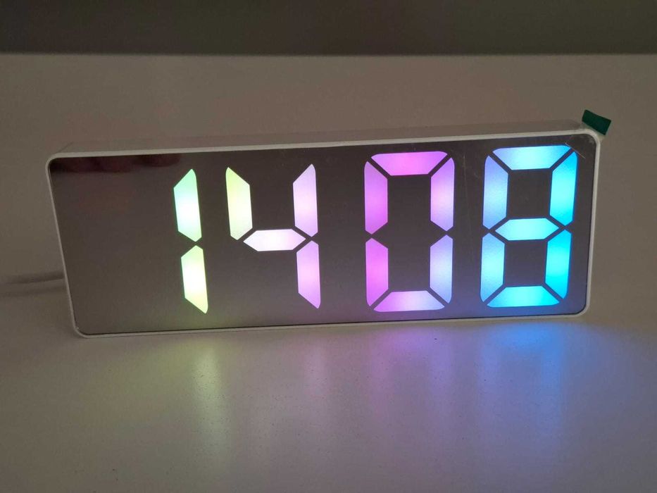 Cyfrowy zegarek budzik