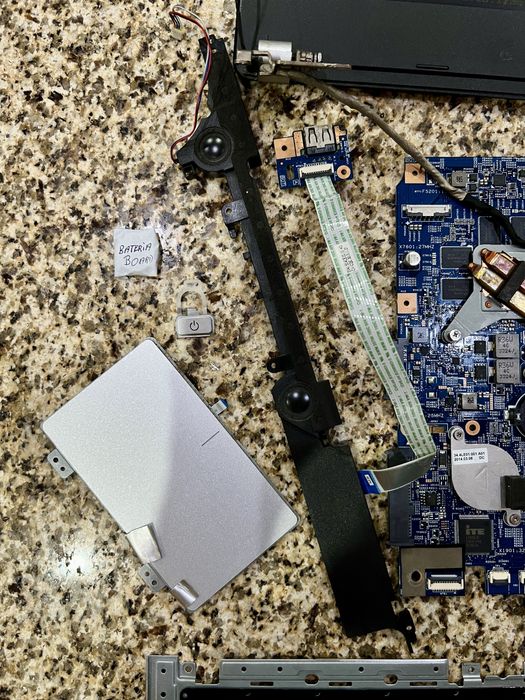 Vendo peças de portátil ASUS K450J | Ou tudo junto por apenas 55€