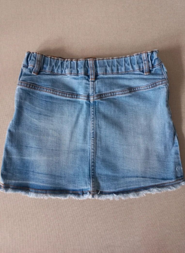 F&F spódniczka jeansowa z dżetami r.134