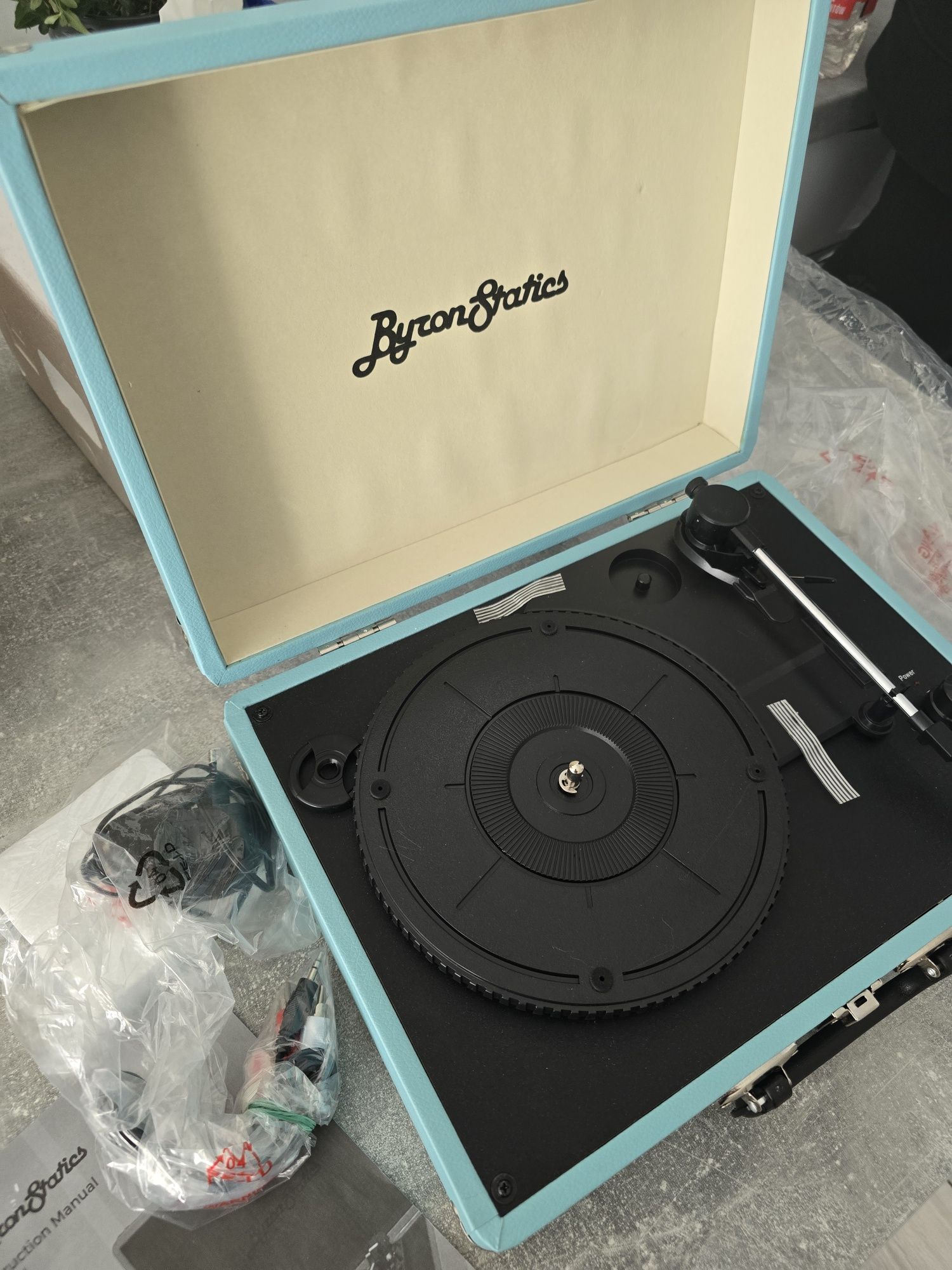 Gramofon przenośny KTS 601