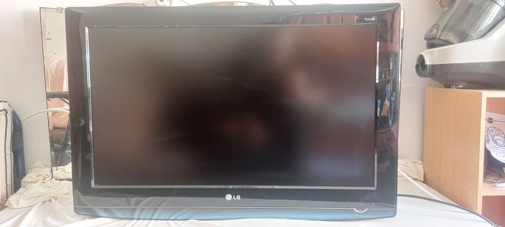 TV LG 82cm ler descrição