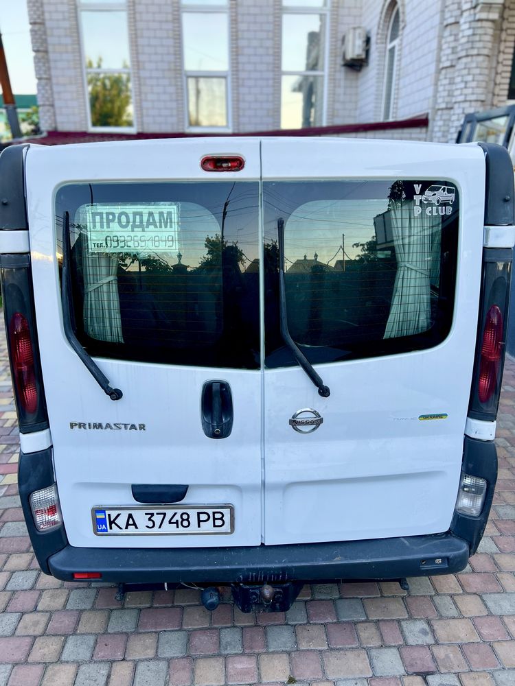 Микроавтобус Nissan Primastar