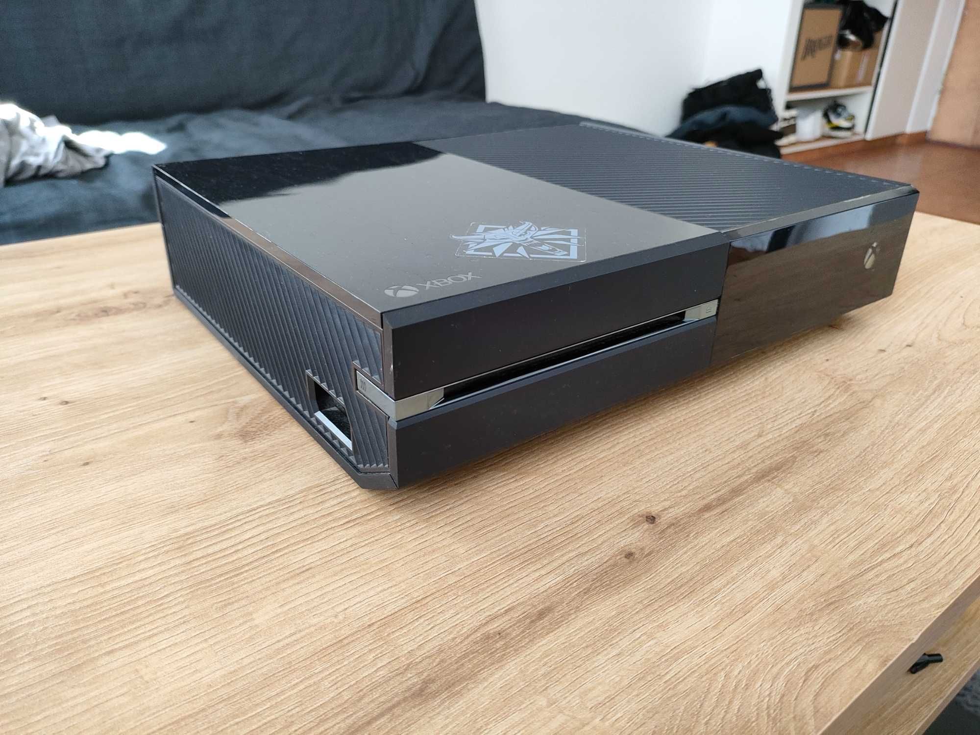 Xbox One + Kontroler i dwie gry