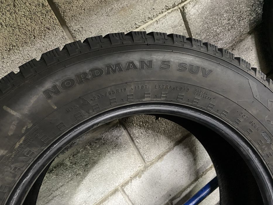 Зимові шини 235/65 R18 (110T) NOKIAN