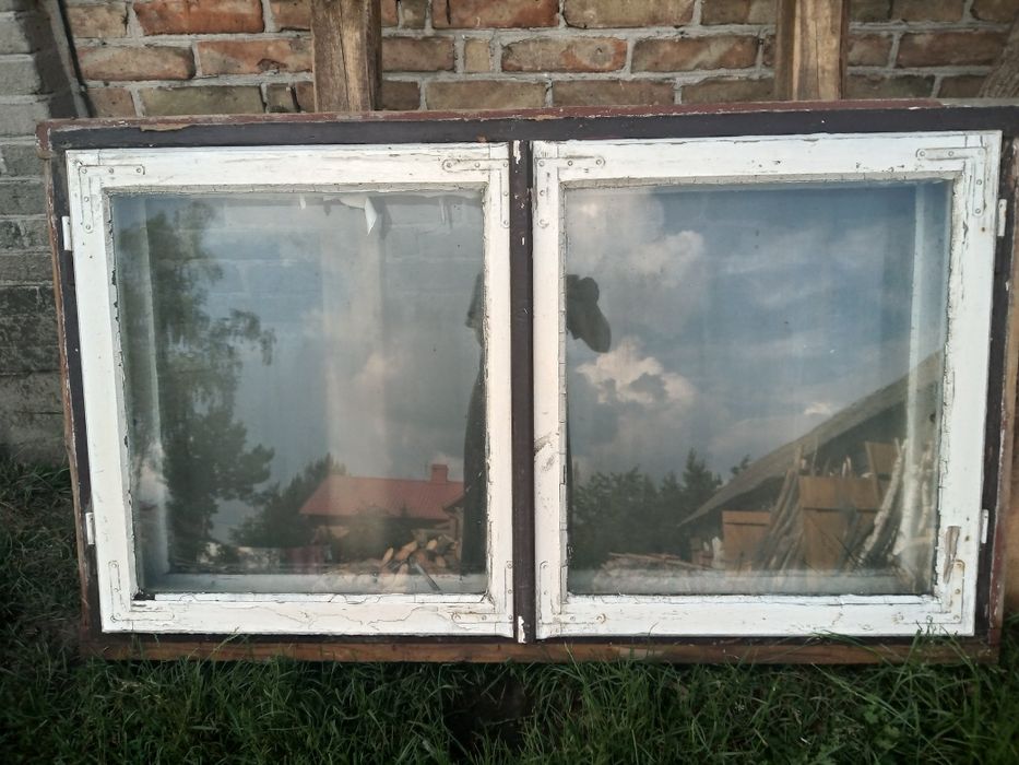 Okno dubeltowe, skrzynkowe. Wymiary 150*87 . 1 sztuka cena 115  zł.