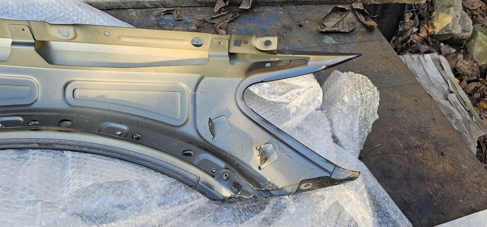 Audi e-tron переднее левое крыло