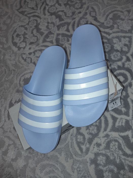 Шльопанці, пантолети Adidas