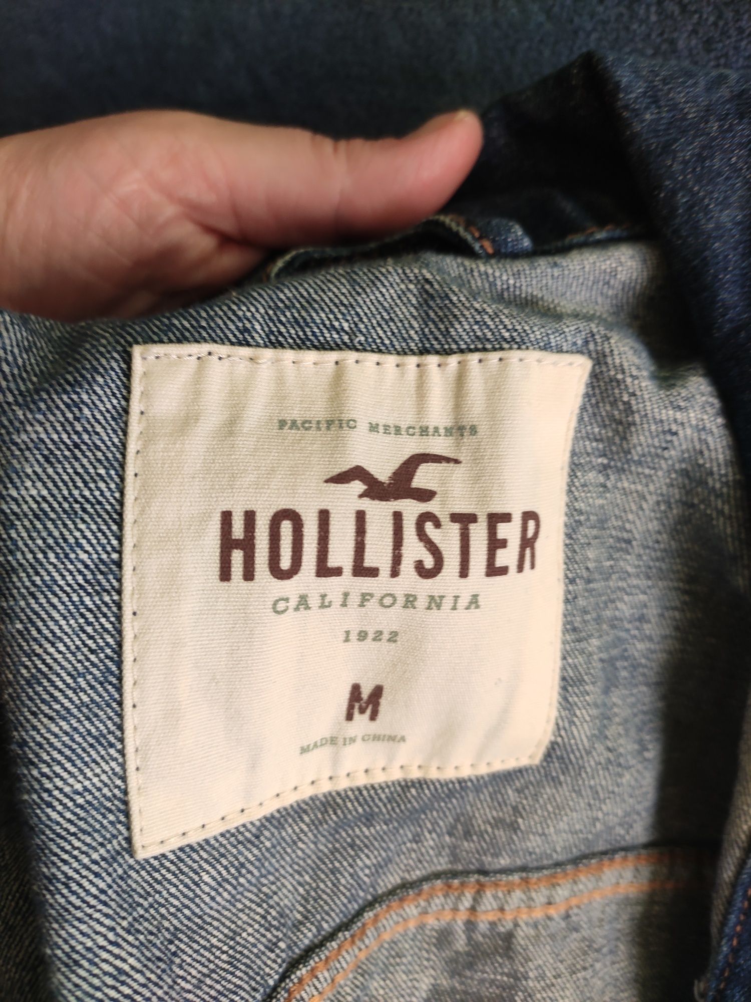 Джинсова жіноча куртка Hollister