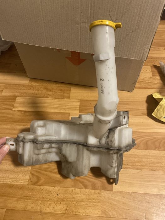 Бачок омывателя мазда 3 бк