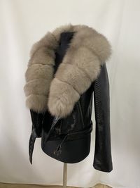 Женская куртка косуха с натуральным мехом финского песца 42-54 рр