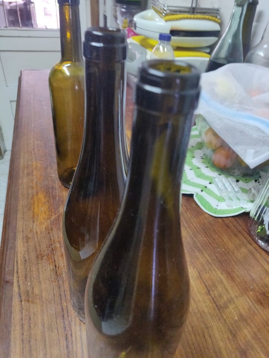 Garrafas vazias usadas para venda