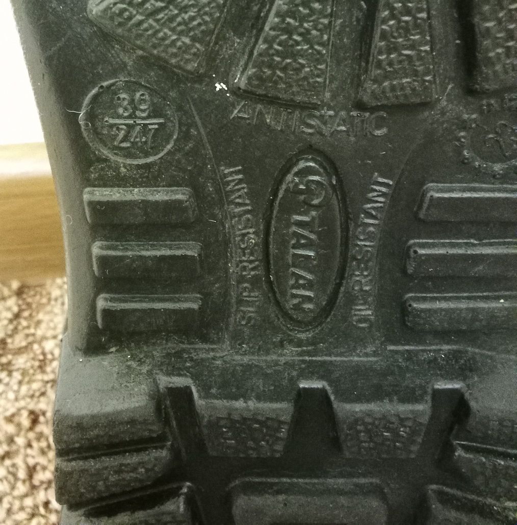 Продам спецвзуття Талан р. 39