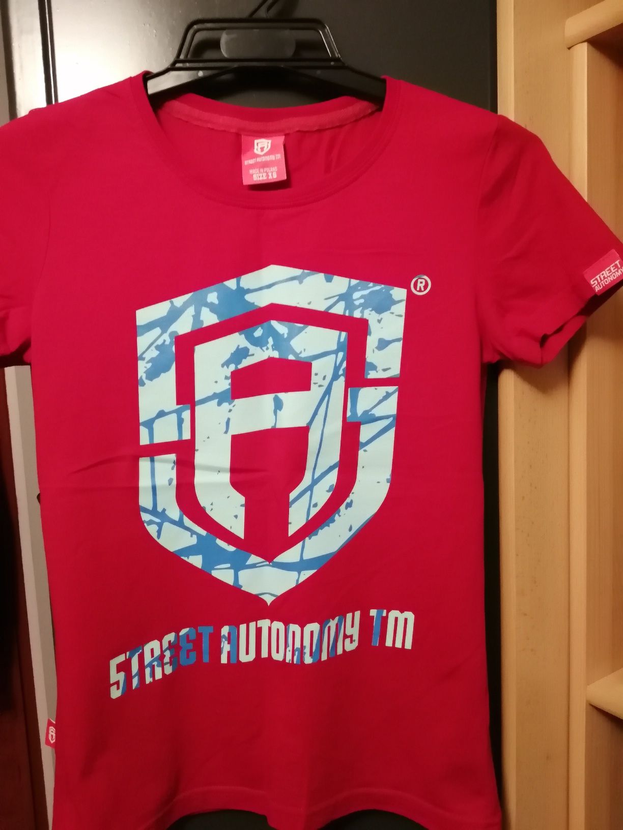 Damski T-shirt "Street Autonomy"