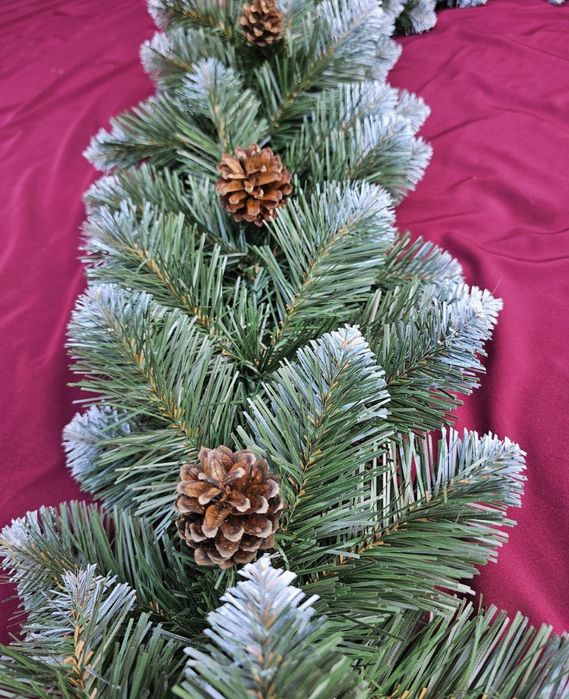 Ялинкова гірлянда з шишками 2,9 м