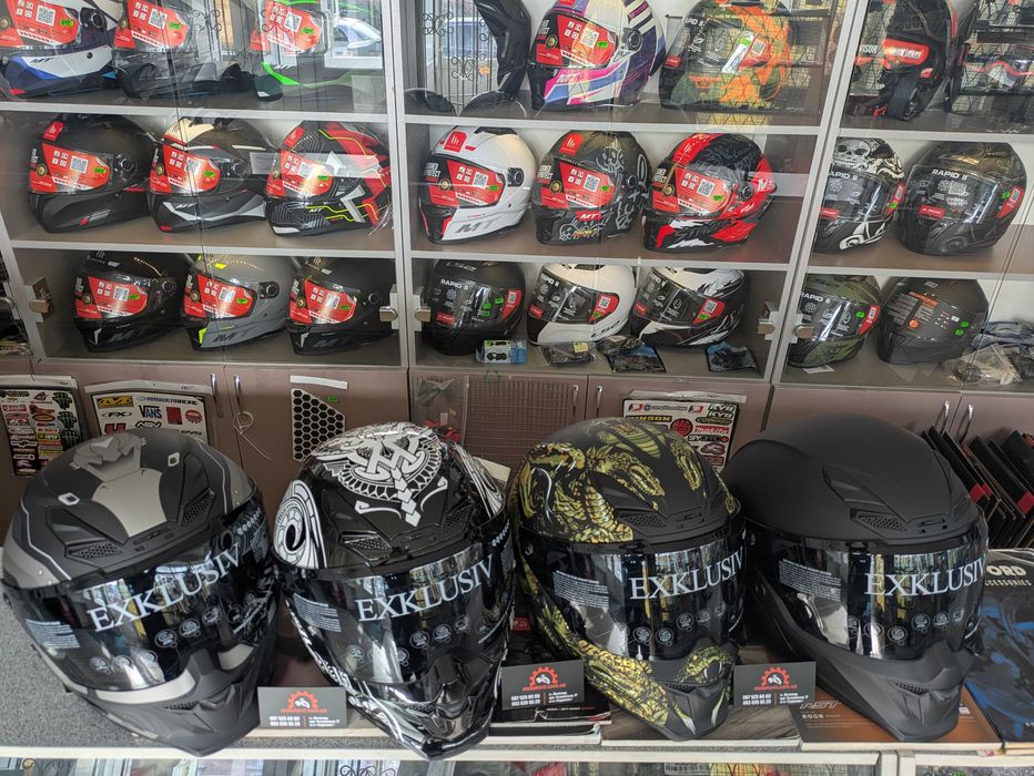 Продам якісний шолом інтеграл з окулярами EXKLUSIV Goliath Mythology