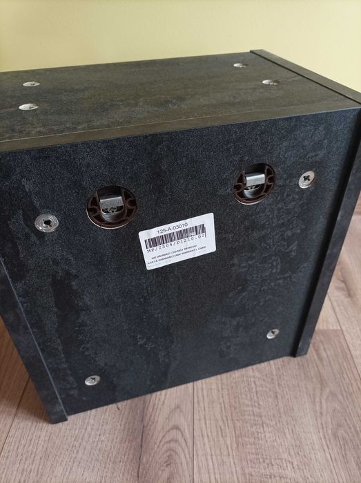 Kubik onas czarny beton