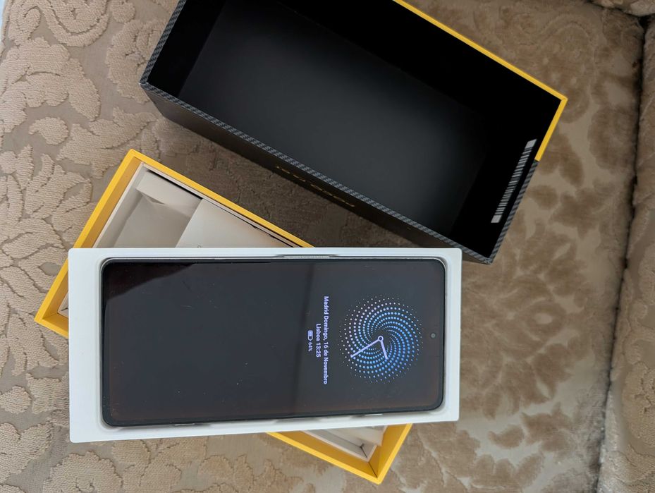 Poco F4 GT 256GB + Red Mi Buds 4lite